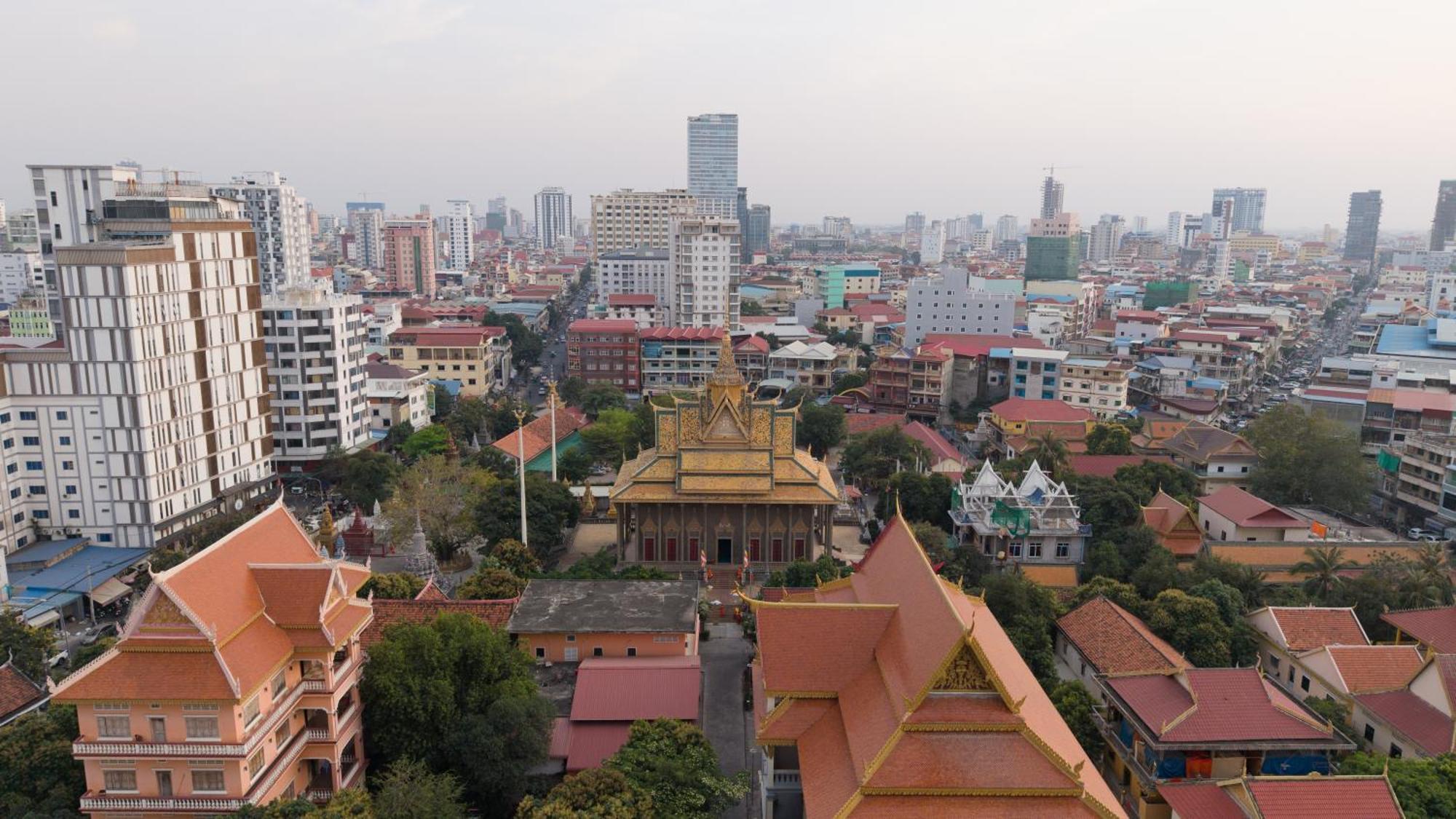 Hotel Maxx Phnom Penh Downtown By H World Exterior foto