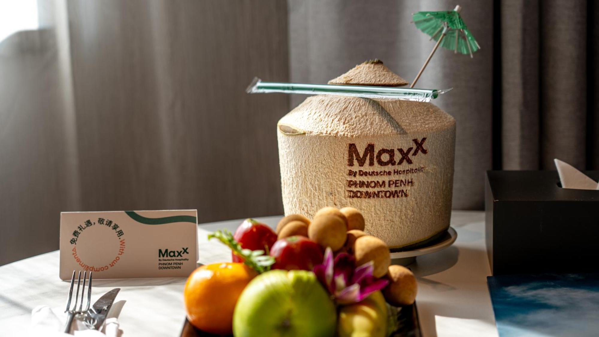 Hotel Maxx Phnom Penh Downtown By H World Exterior foto